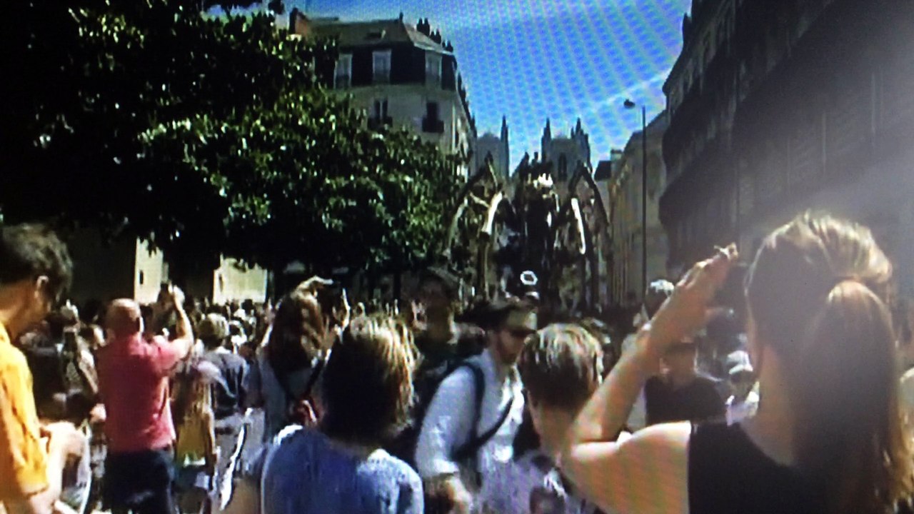 Araignée géantes conçue aux ateliets de Nantes machine retour a NANTES après un long voyage dans le monde