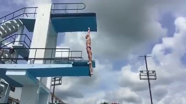 Под российскими прыгунами обрушилась вышка