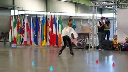 Époustouflant : la performance incroyable et surprenante de cette fille va vous clouer