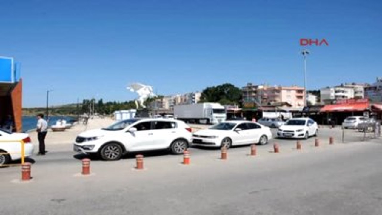 Çanakkale Lapseki Gelibolu Çardak Gelibolu Feribot Kuyruğu 2şer Kilometreyi Buldu