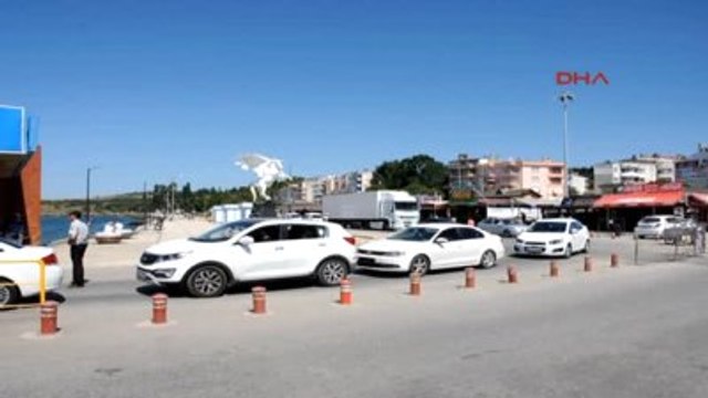 Çanakkale Lapseki Gelibolu Çardak Gelibolu Feribot Kuyruğu 2şer Kilometreyi Buldu