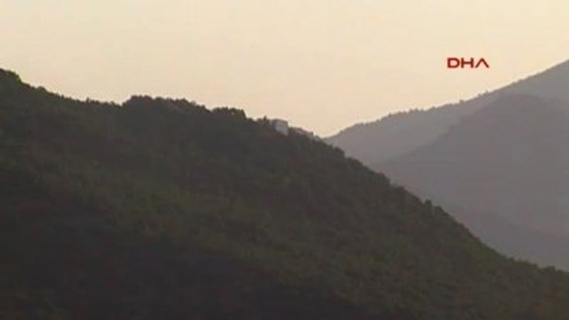 Hakkari - PKK'nın Havan Mermisi Otomobile İsabet Eti 1 Ölü, 5 Yaralı 1