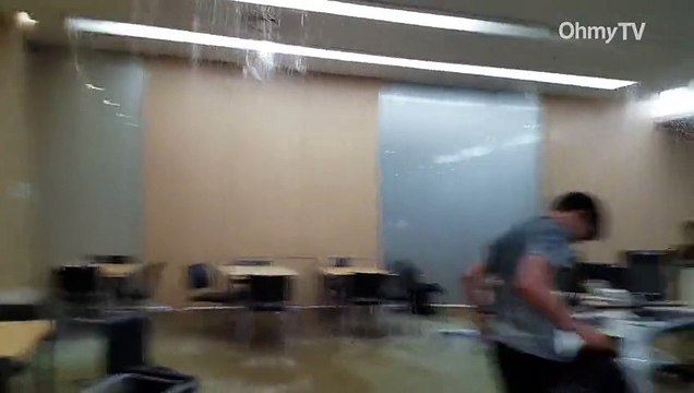 Une rivière se forme dans une salle en sous sol en Corée!