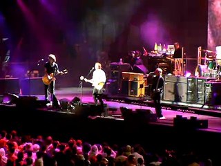 Paul McCartney - Paperback Writer - Citi Field - 7-17-09