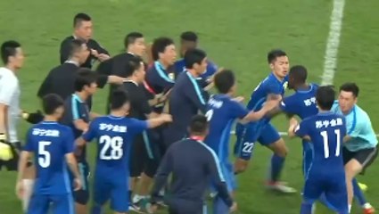 Ramires With A Crazy Confrontation With The Referee In China!