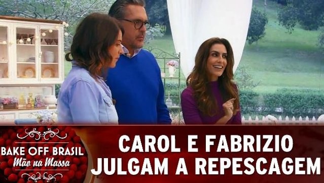 Jurados experimentam os bolos de reuso