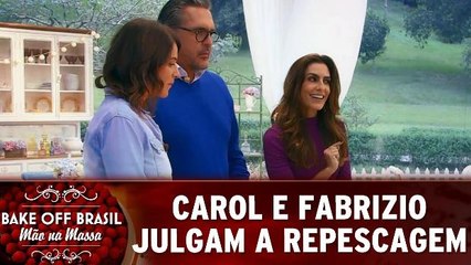 Jurados experimentam os bolos de reuso