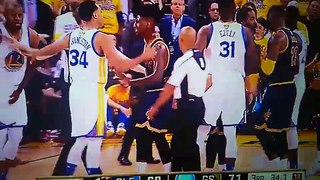 Cavs vs Warriors fight in Game 1