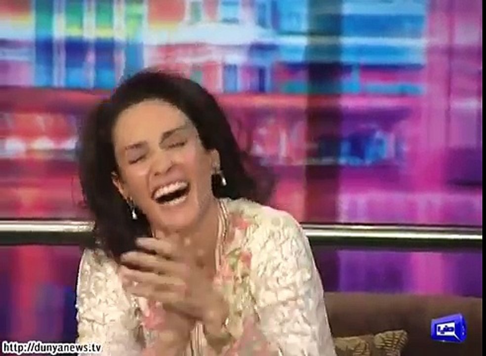 Mahira Khan gone crazy when Jogi Baba comes in Mazaaq Raat Dunya News