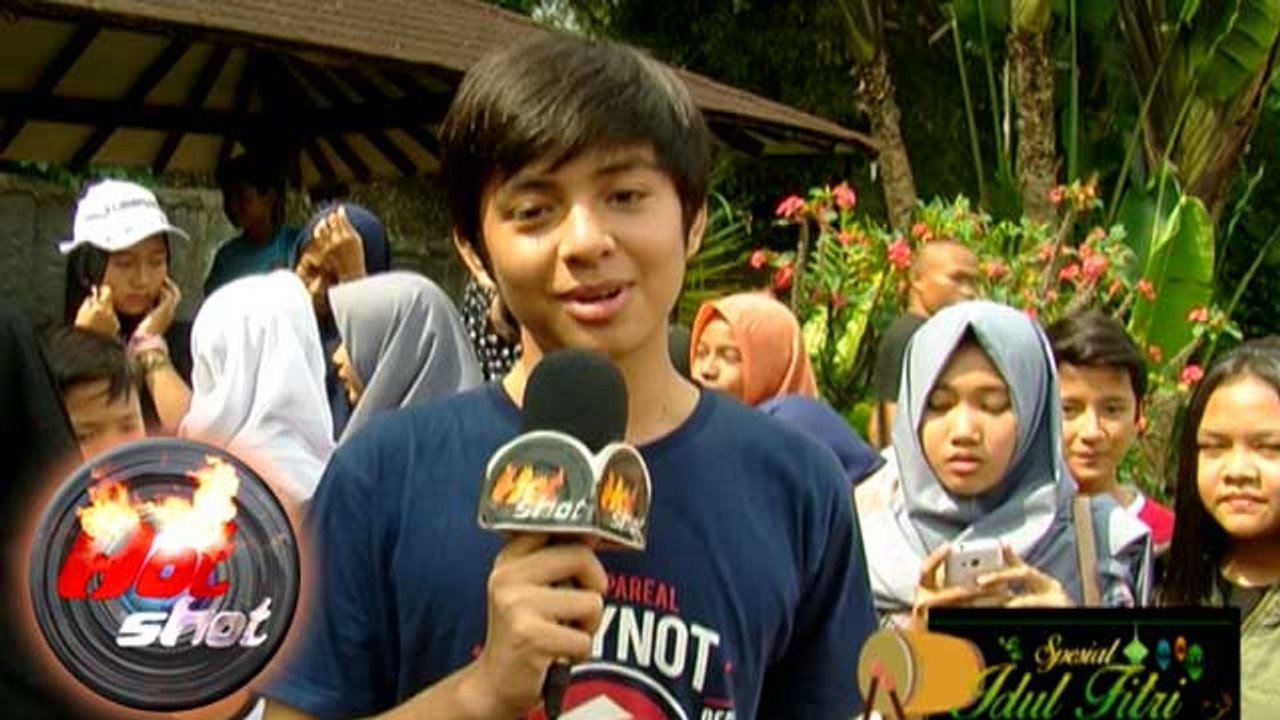 Syuting di Bawah Guyuran Hujan, Angga Teringat Kampung Halaman - Hot Shot 10 Juli 2016