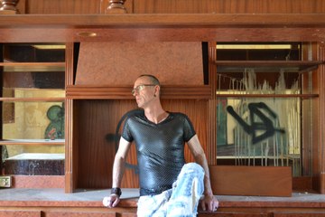 Le souvenir d'un bar - Modèle Girafilou - Photographe Dami Kohati - Montage vidéo Alain Friteau