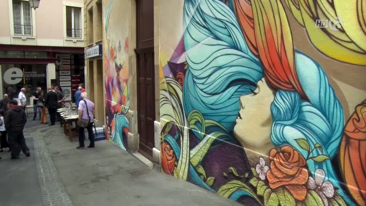 Vives couleurs sur les murs du Passage des Moulins NEUCHATEL