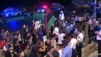 الأميركيون يحتجون على عنف الشرطة ضد السود