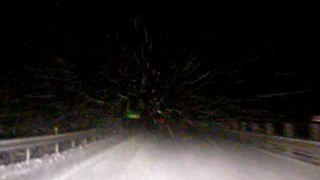１月２４日深夜　寒波で雪の中国道