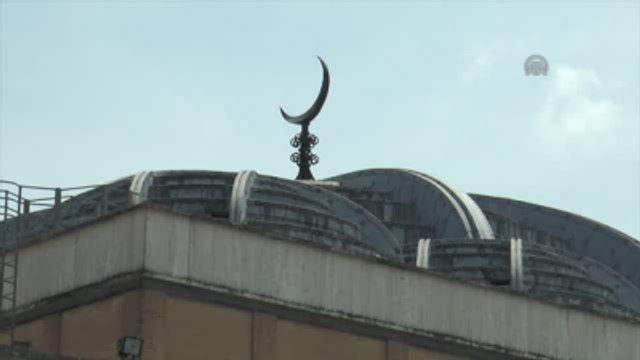 TBMM Başkanı Kahraman, Roma Camisi'ni Ziyaret Etti, Kolezyum'u Gezdi