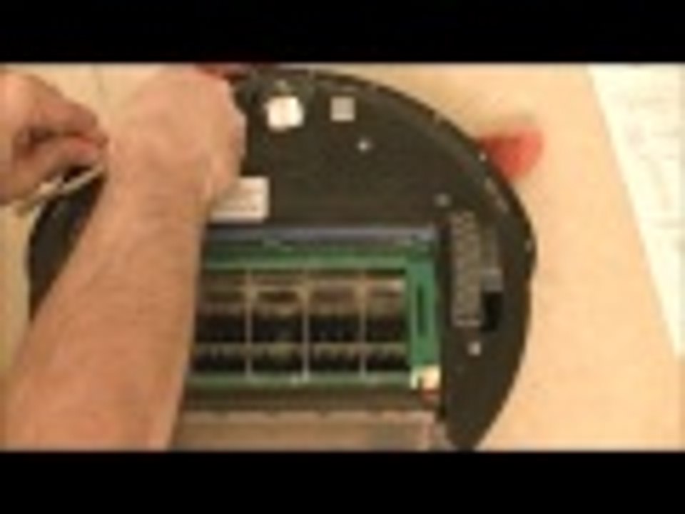 IRobot Roomba 560 How To replace the Side Brush module