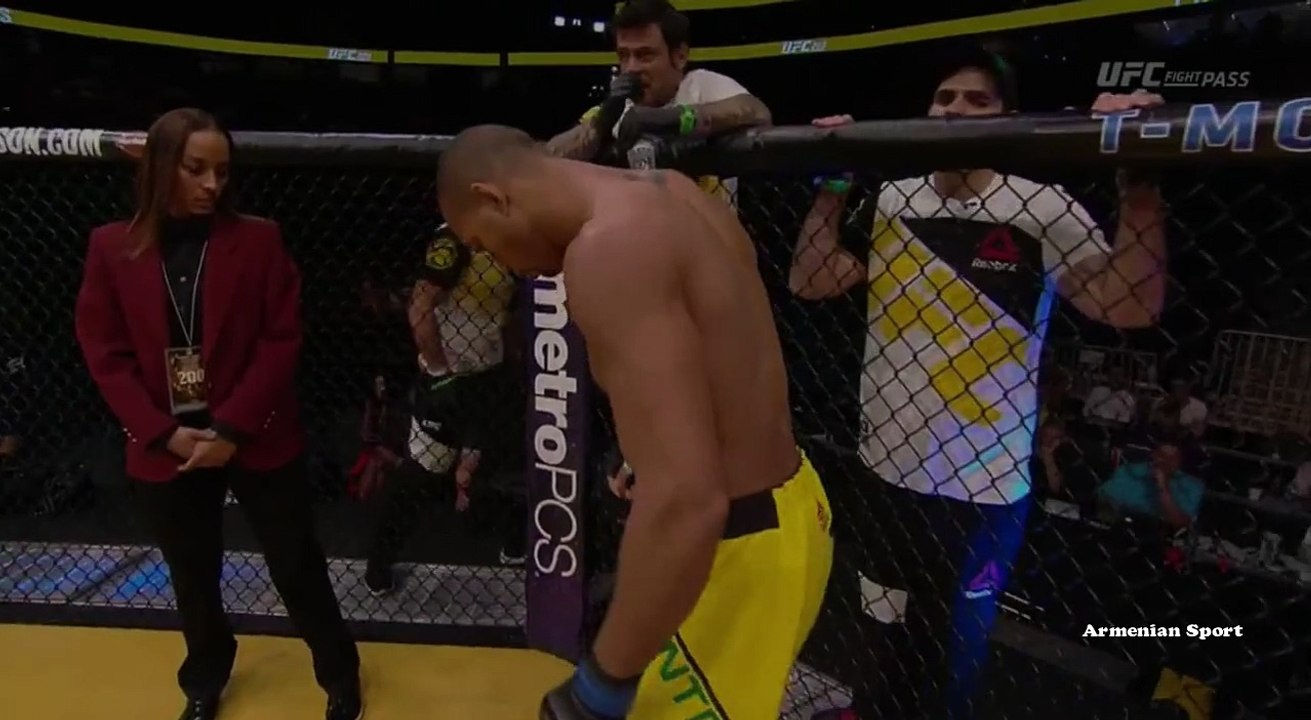 UFC 200: Гегард Мусаси vs. Тиаго Сантос (Gegard Mousasi vs. Thiago Santos