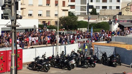 Des supporters très chauds aux abords de la fan zone de Marseille