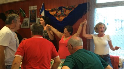 L'hymne français au bar Le Fado