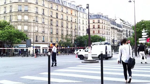 Barrage policier sur l'avenue des Gobelins (Paris)