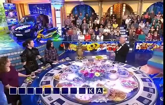 Красивая девушка прикольно нервничает на Поле Чудес. Готовьтесь посмеяться от души!