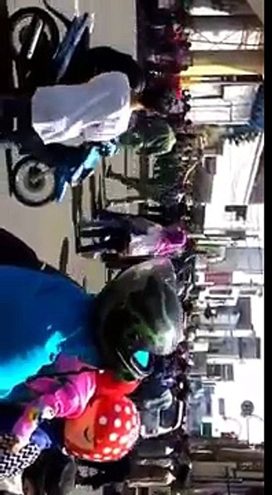 Jatuhnya orang di jembatan dekat jalan asia afrika