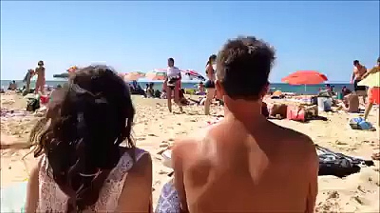 كي تمشي مع المدام للبحر و تندم إلي هزيتها معاك ههههههههههههههههه
