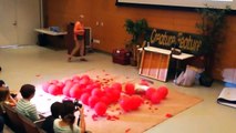 Rekor Dunia - Waktu Tercepat Untuk Membuat 100 Balon Meletus Oleh Anjing