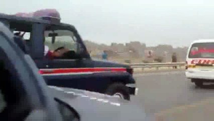 While Edhi Sahab's Funeral passing through Lyari Expressway - VIP Protocol for VIP Personality