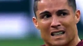 Cristiano Ronaldo suffers knee injury in Euro 2016 final