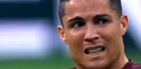 Cristiano Ronaldo suffers knee injury in Euro 2016 final