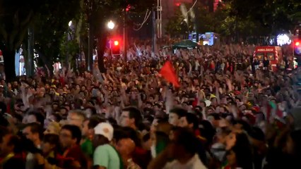 ‫شاهد الفرحة الجنونية لجماهير المنتخب البرتغالي بعد تسجيل ايدير هدف الفوز على فرنسا في نهائي يورو2016‬‎