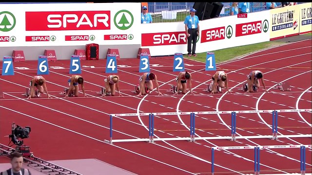 Elle fait une grosse chute après avoir percuté une haie