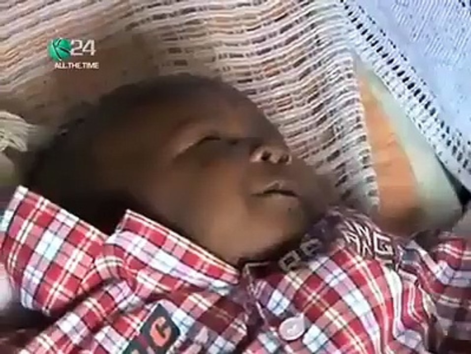 Cette maman née sans bras arrive à faire teter son enfant sans aucune aide