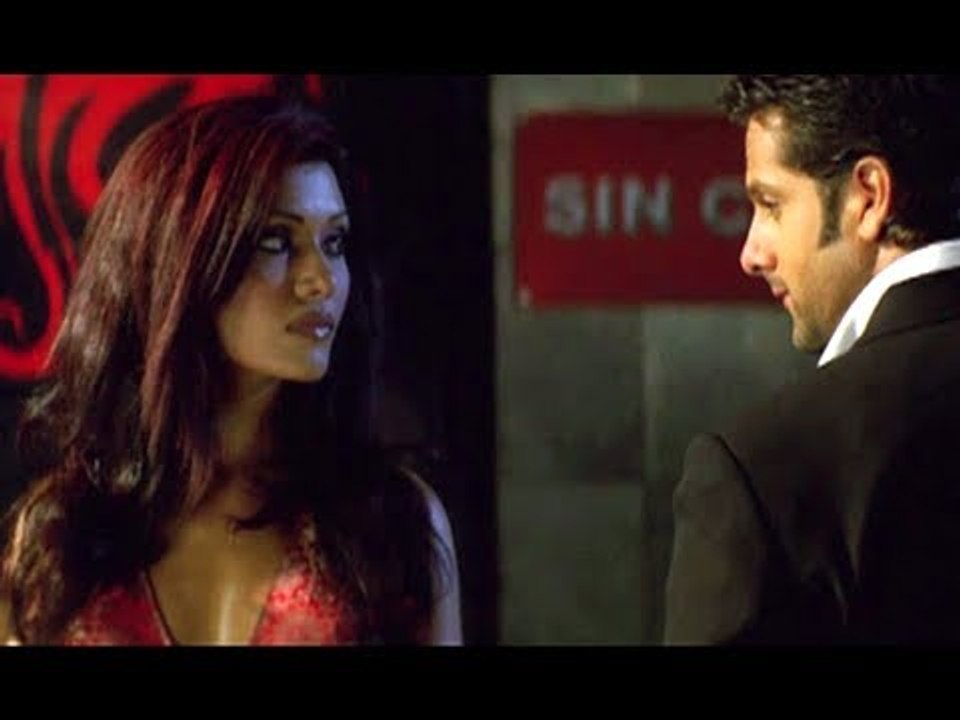 Hot Kissing Koena mitra & Fardeen khan | Ek Khiladi Ek Haseena | Bollywood Bold KISSING Scenes