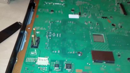 Scavenging for parts in ps3 teardown!