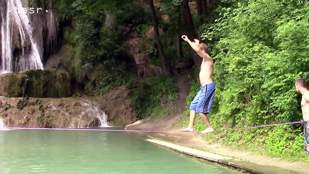 LIPTOV: Slacklining nad vodopádom v Lúčkach