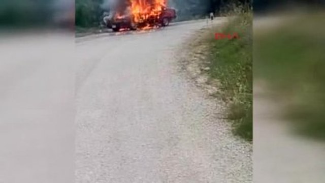 Bursa İnegöl Otomobil Yol Ortasında Alev Alev Yandı