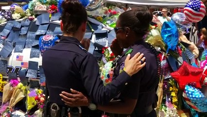 Community mourns death of five police officers in Dallas