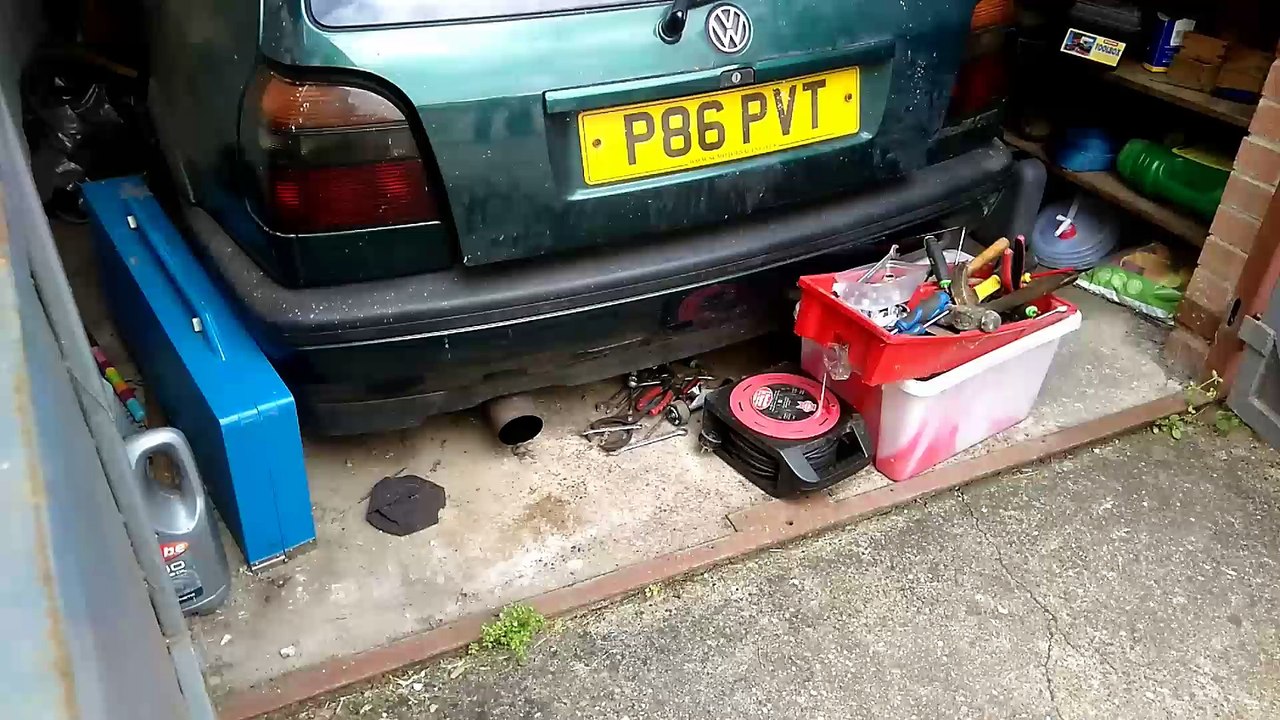 A few cars revving!!