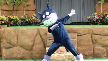 Baikinman of song "Ikuzo! Baikinman" Anpanman of song and dance