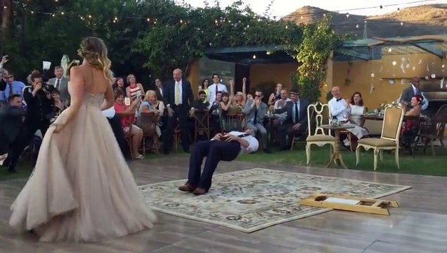 Une danse de mariage très très : magique! Quel talent