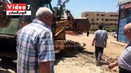 رئيس مدينة زفتى يشرف على إصلاح هبوط أرضى بطريق العجيزية بالغربية