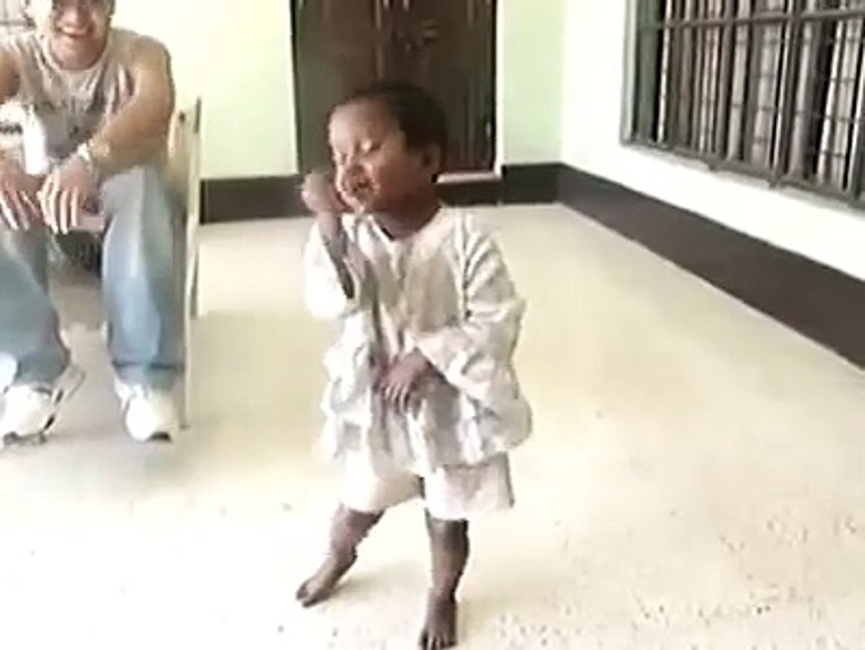 Baby Singer - Pakistani little Boy Is Singing Song ( Funny video ).mp4