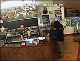 Ce mec tente de braquer une sandwicherie et se fait mettre totalement dans le vent!!!