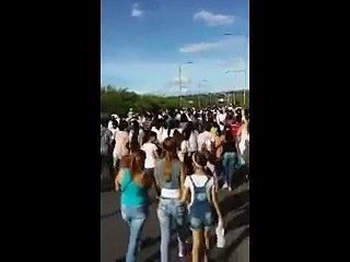 Download Video: Una gran cantidad de venezolanos cruzaron la frontera para comprar alimentos