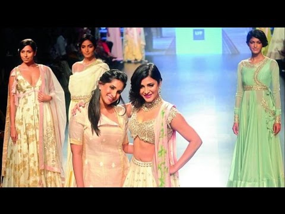 Lakme Fashion Week (LFW) 2016 Day 3 - Shruti Hassan Walks the Ramp for Anushree Reddy | CinePakoda