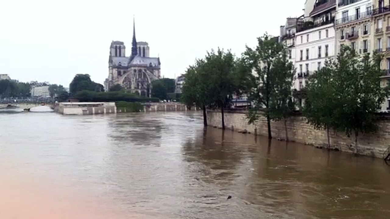 Images de la Seine en crue (Paris, 2016)