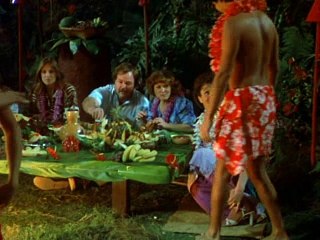 Fantasy Island - 2x16 - Photographs - Royal Flush