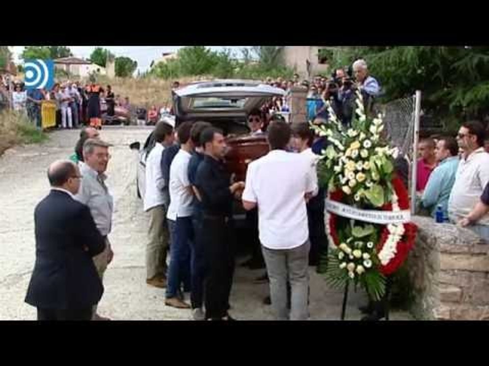 El torero Víctor Barrio es despedido con gritos de "torero, torero" en Sepúlveda